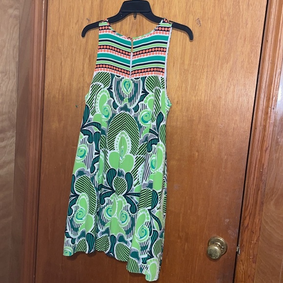 •CROWN & IVY•NWOT GREEN MULTI-PATTERNED 100% LINED SLEEVELESS DRESS SIZE MEDIUM - Picture 8 of 14